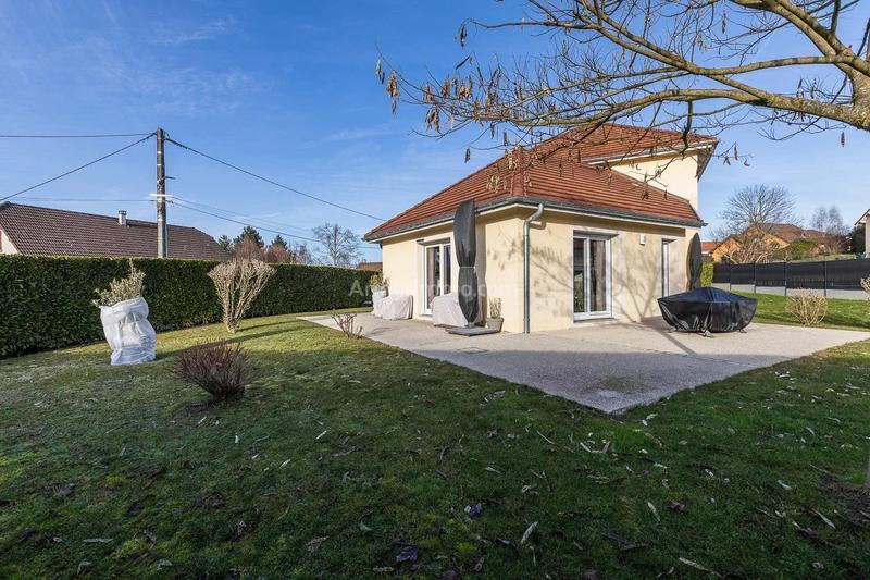 Maison - 102 m² - 4 pièces