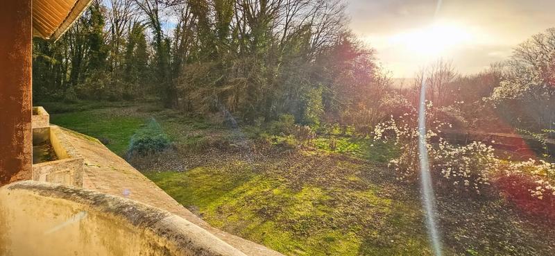 Maison - 220 m² - 9 pièces