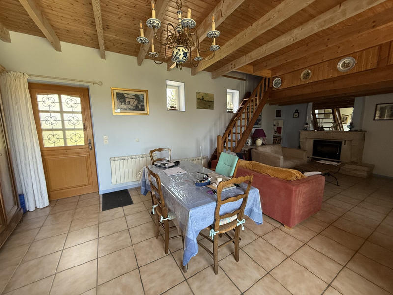 Maison - 96 m² - 4 pièces