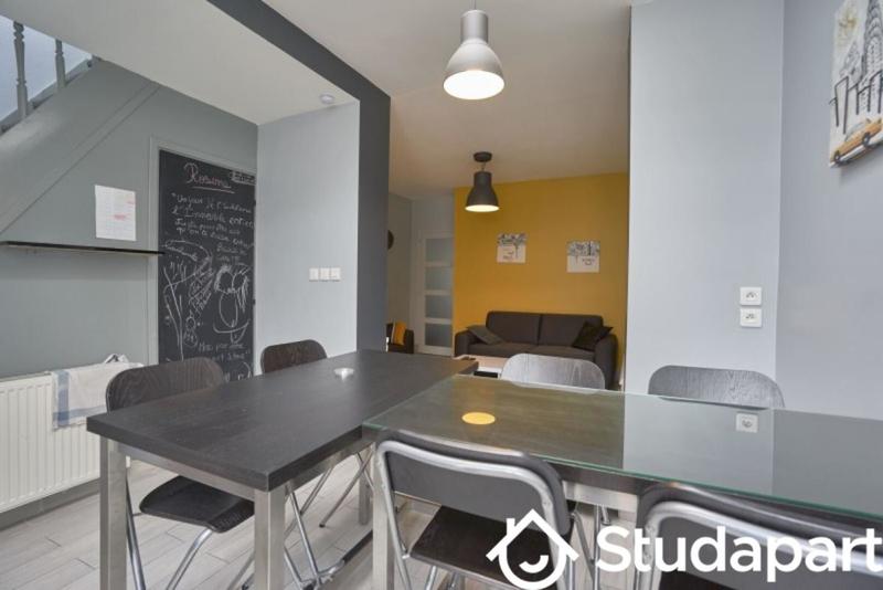 Chambre - 13 m² - 1 pièce