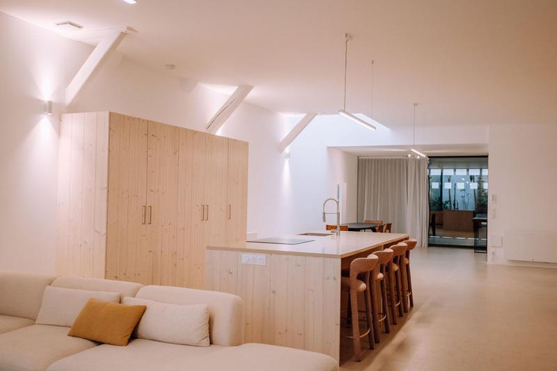 Loft - 168 m² - 5 pièces