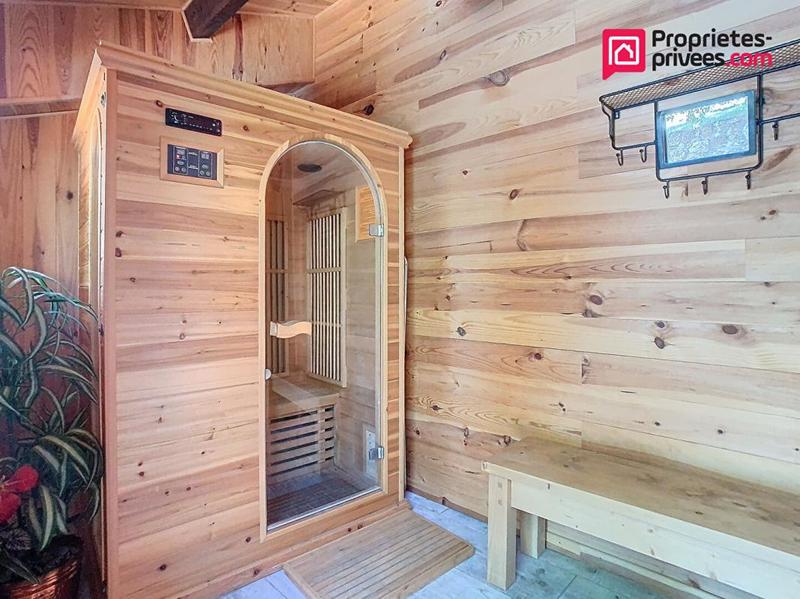 Maison - 215 m² - 9 pièces