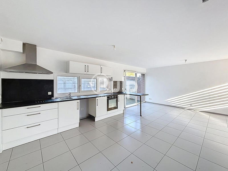 Maison - 87 m² - 5 pièces