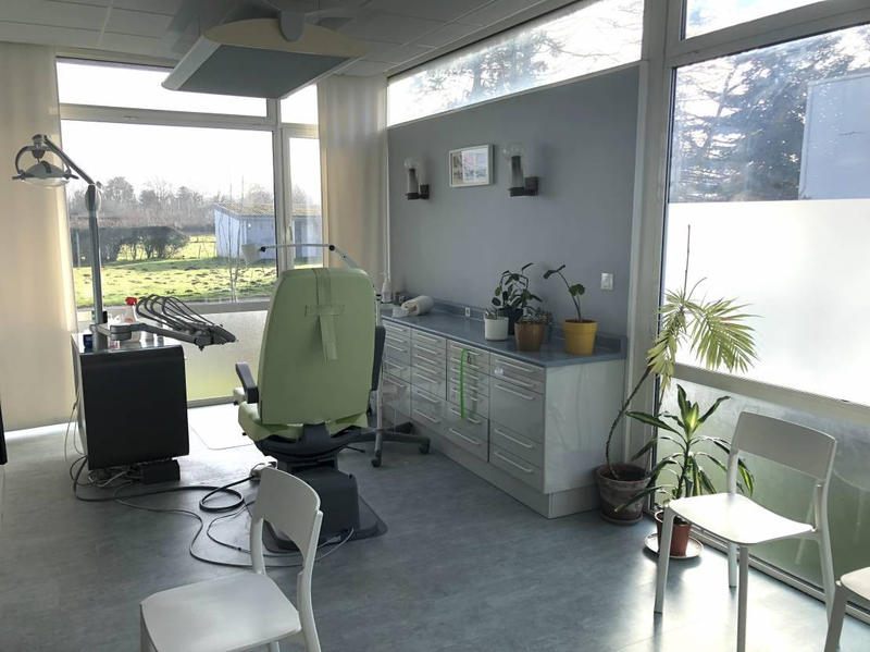 Local commercial - 250 m² - 7 pièces