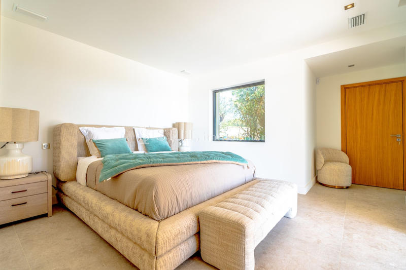 Villa - 353 m² - 6 pièces