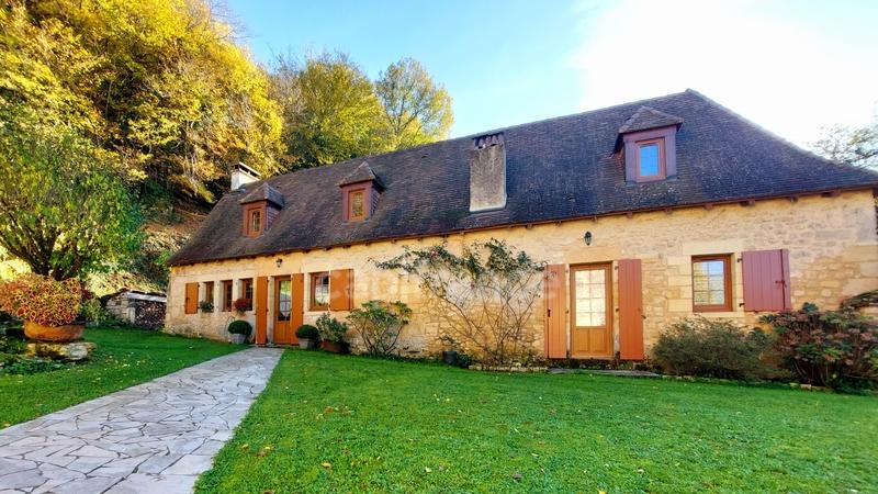 Maison - 250 m² - 10 pièces