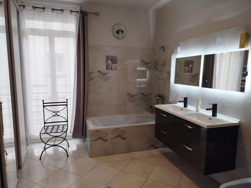 Appartement - 100 m² - 3 pièces