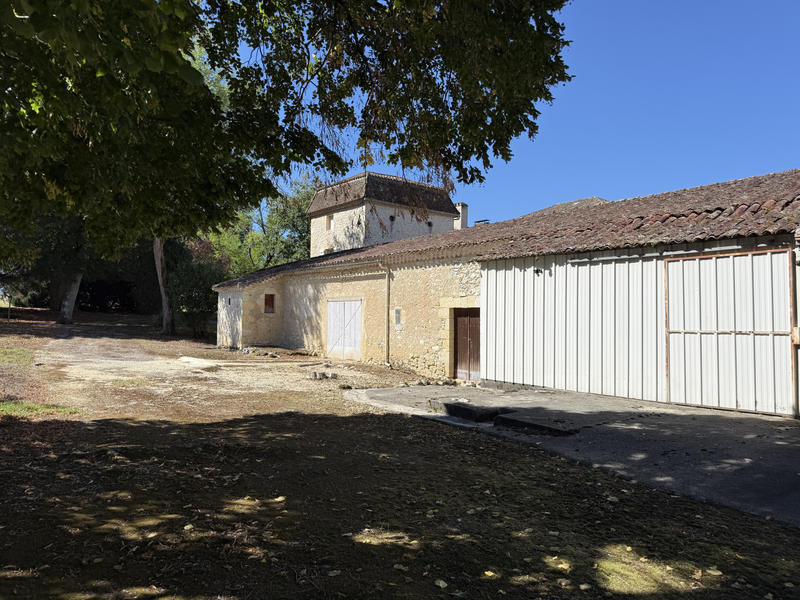 Maison - 400 m² - 12 pièces