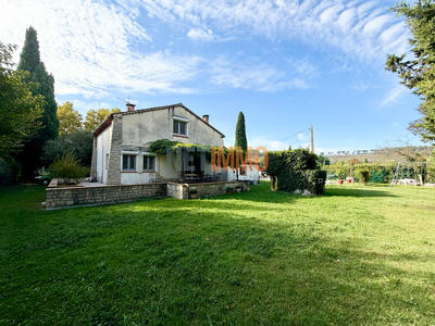 Villa - 168 m² - 6 pièces