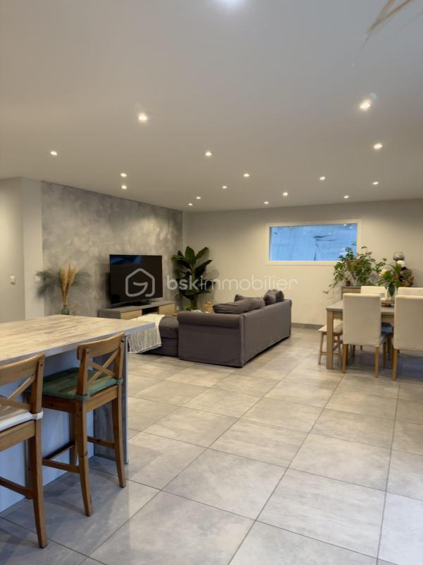 Maison - 94 m² - 4 pièces