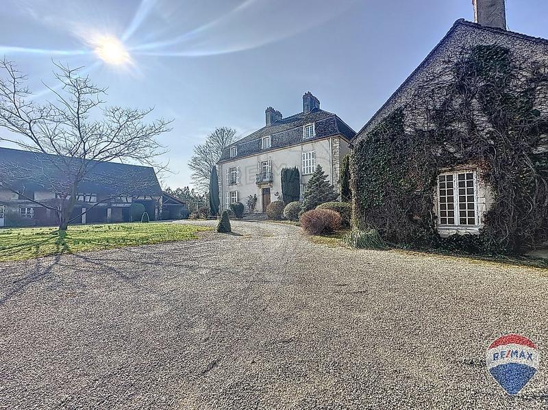 Demeure - 530 m² - 11 pièces