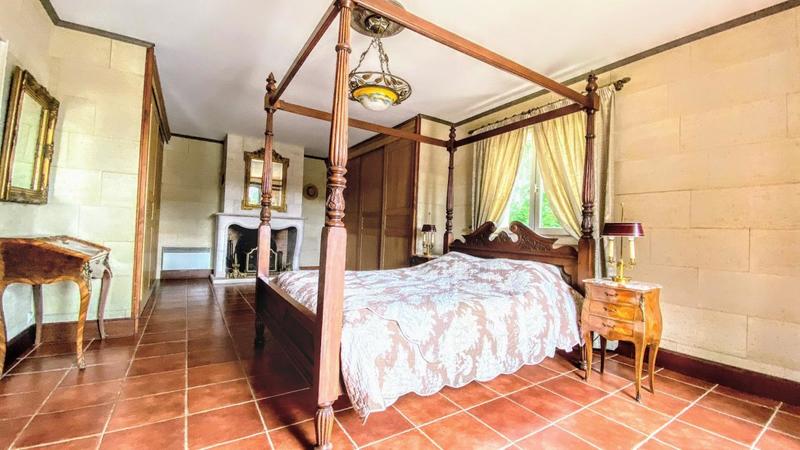 Propriété - 350 m² - 9 pièces