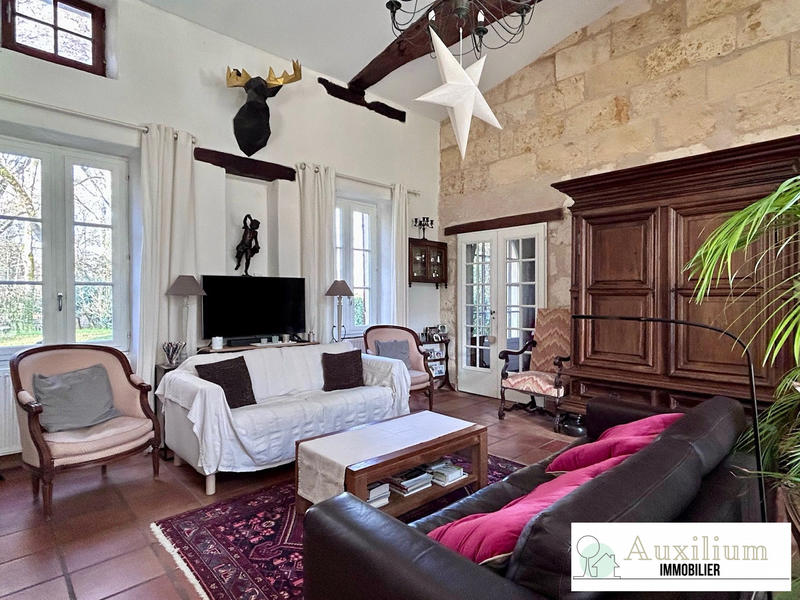 Maison ancienne - 196 m² - 9 pièces