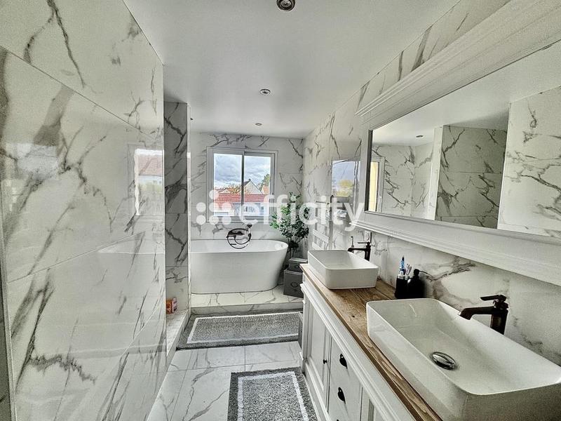 Maison - 126 m² - 5 pièces