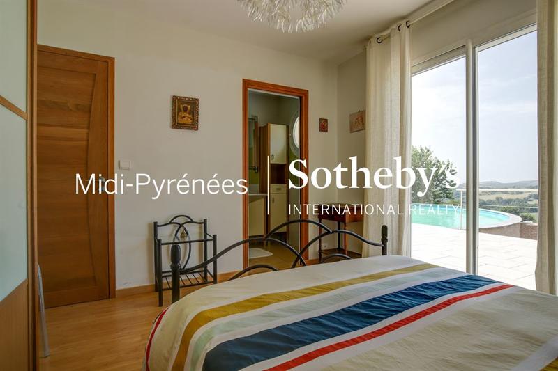 Maison - 350 m² - 9 pièces