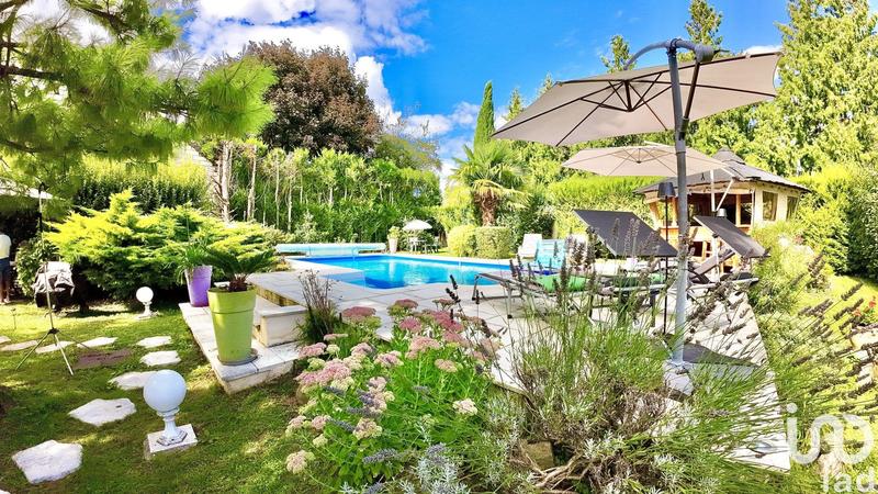 Maison - 215 m² - 7 pièces