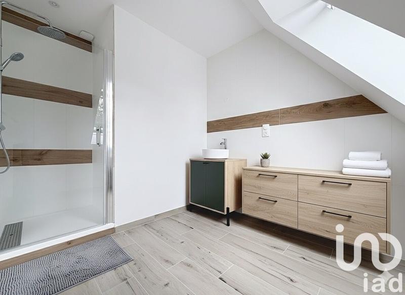 Maison - 137 m² - 6 pièces