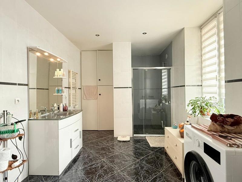 Maison - 178 m² - 5 pièces