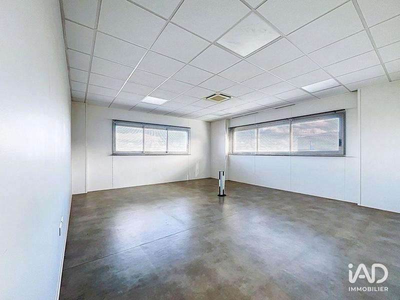 Local commercial - 596 m²