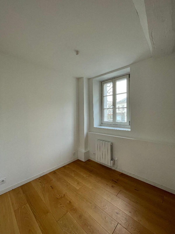 Local d'activité / Entrepôt - 175 m²