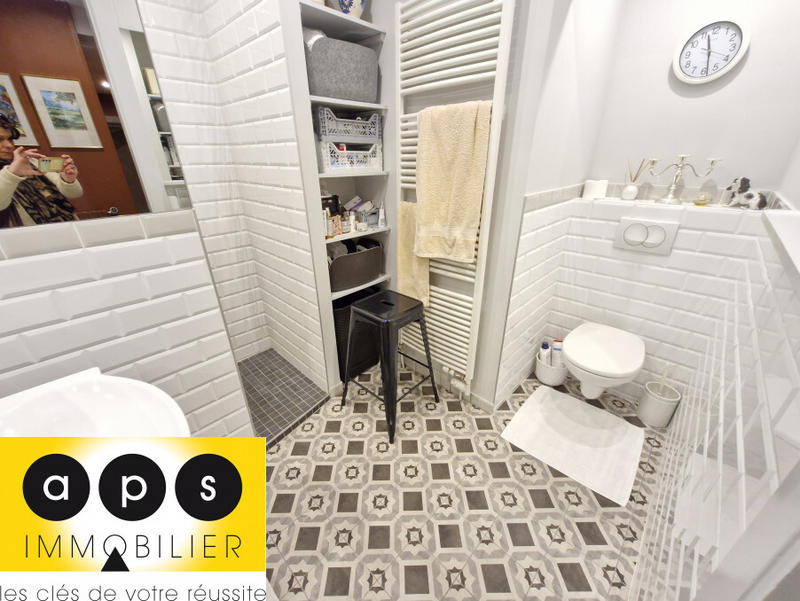 Maison - 200 m² - 8 pièces