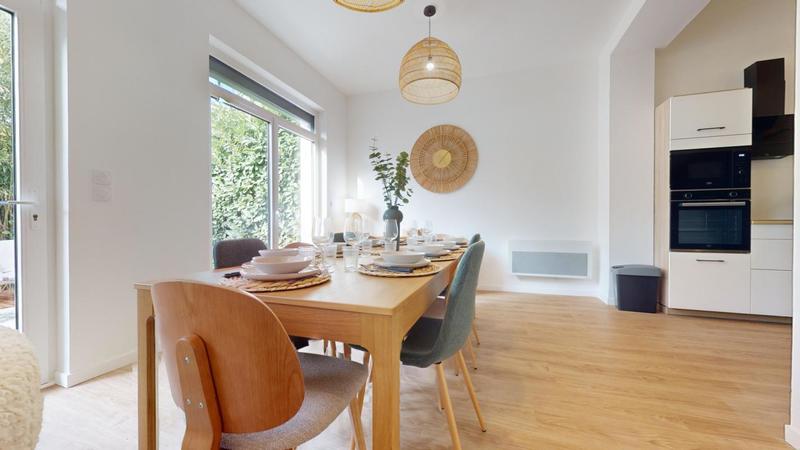 Maison - 162 m² - 10 pièces