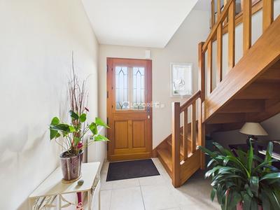 Maison traditionnelle - 165 m² - 6 pièces