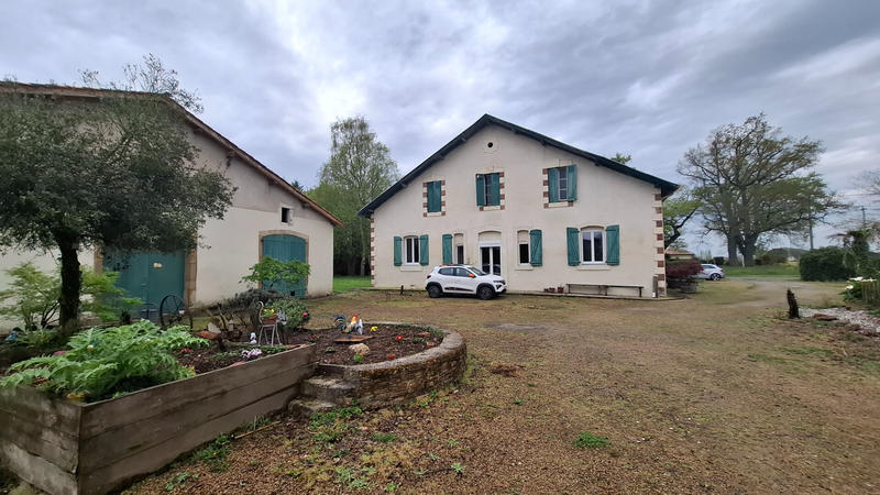 Immeuble - 9 pièces