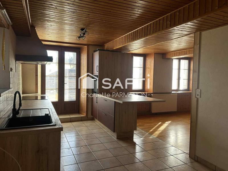 Maison - 215 m² - 6 pièces