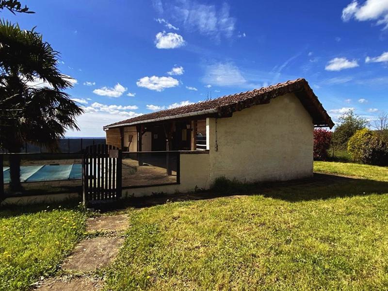 Maison - 180 m² - 5 pièces