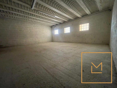 Entrepôt - 1 100 m²