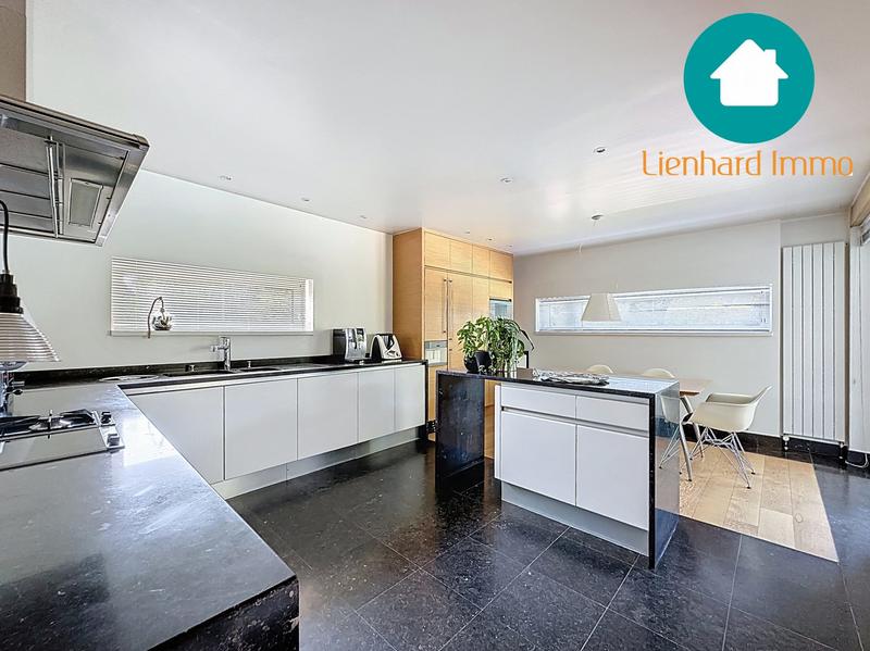 Villa - 300 m² - 7 pièces