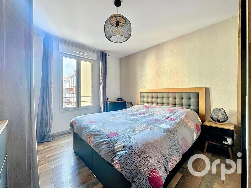 Appartement - 80 m² - 4 pièces