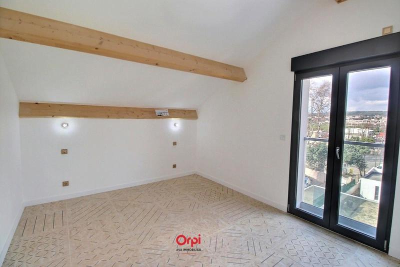 Maison - 104 m² - 3 pièces