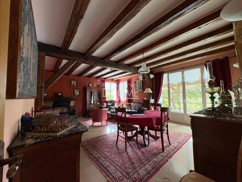 Maison - 250 m² - 8 pièces
