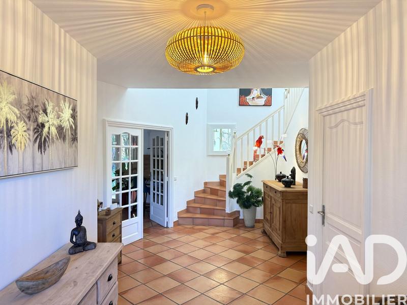 Maison - 237 m² - 6 pièces