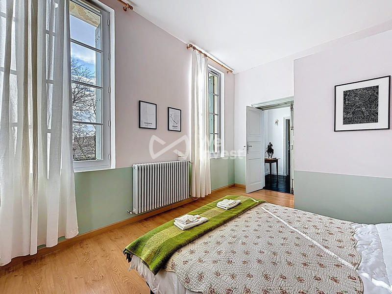 Maison - 484 m² - 16 pièces