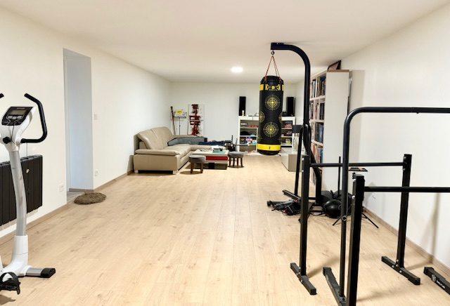 Maison - 227 m² - 9 pièces