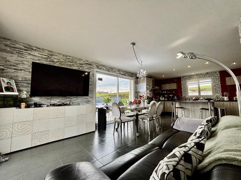 Maison - 106 m² - 6 pièces