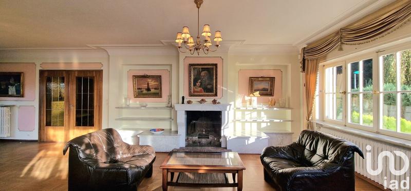 Maison - 334 m² - 10 pièces