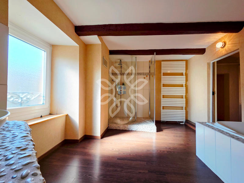 Maison - 146 m² - 5 pièces