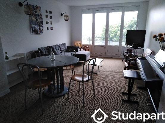 Chambre - 11 m² - 1 pièce