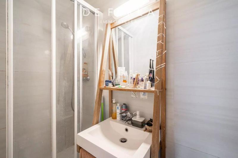 Studio - 9 m² - 1 pièce