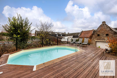 Maison - 230 m² - 9 pièces