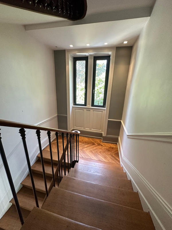 Maison - 370 m² - 11 pièces