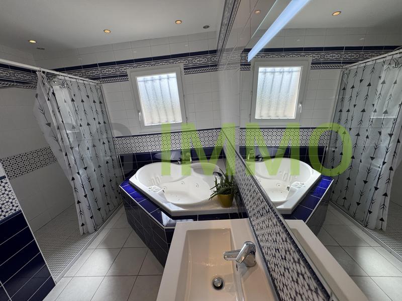 Maison - 168 m² - 6 pièces