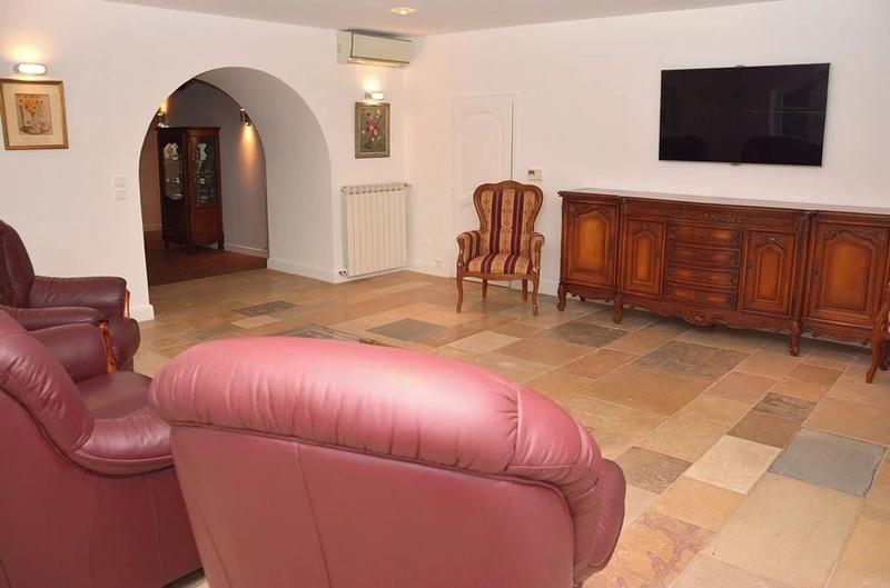 Propriété - 258 m² - 7 pièces