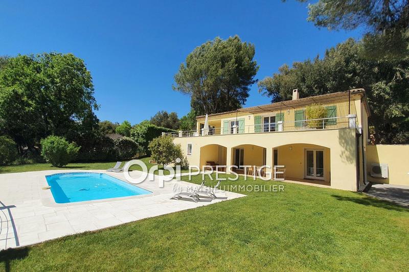 Villa - 325 m² - 6 pièces
