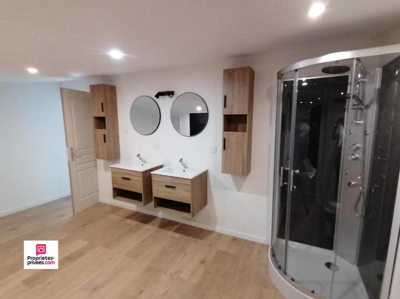 Maison - 280 m² - 11 pièces