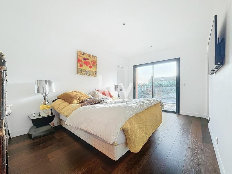 Maison - 335 m² - 7 pièces